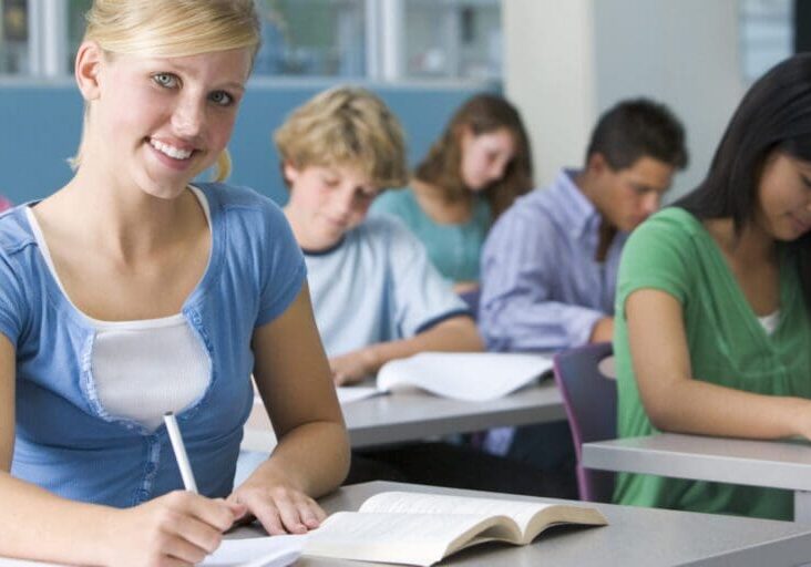 schoolgirl-in-high-school-class_BtlgpIDRrj-1500x750