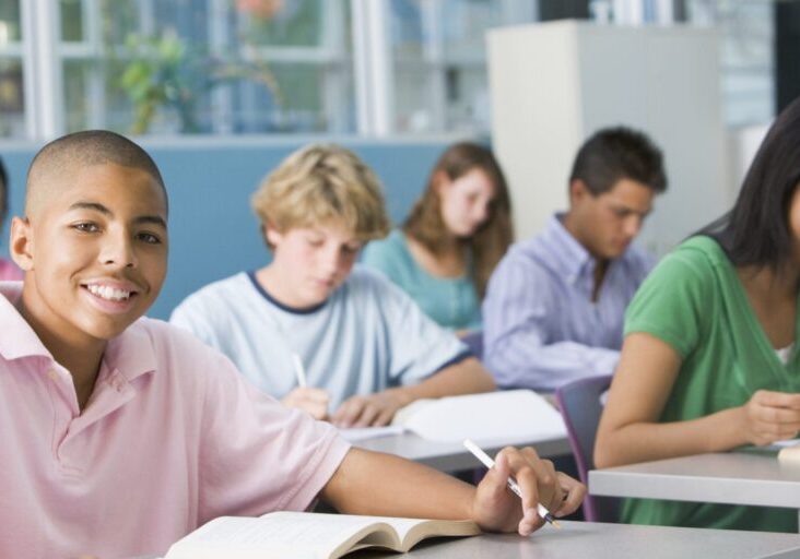 schoolboy-in-high-school-class_BtuWwD0Si-1500x750 schoolboy-in-high-school-class_BtuWwD0Si-1500x750